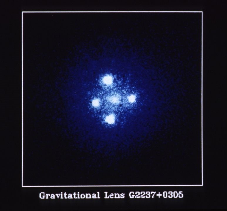 Croix d'Einstein G2237+0305